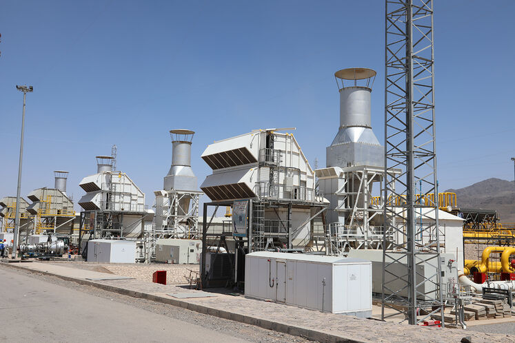 عملیات اتصال نهایی (Tie-in) ایستگاه تقویت فشار گاز اردستان به خط لوله هشتم سراسری گاز