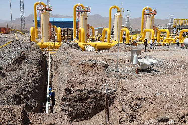 عملیات اتصال نهایی (Tie-in) ایستگاه تقویت فشار گاز اردستان به خط لوله هشتم سراسری گاز