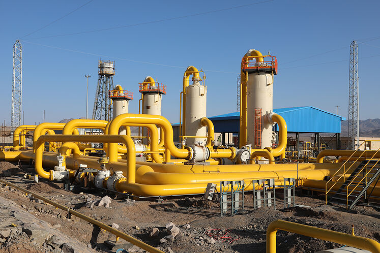 عملیات اتصال نهایی (Tie-in) ایستگاه تقویت فشار گاز اردستان به خط لوله هشتم سراسری گاز