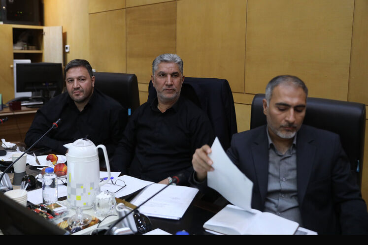 نشست کمیسیون انرژی مجلس شورای اسلامی با حضور محمدصادق عظیمی‌فر، مدیرعامل شرکت ملی پالایش و پخش فرآورده‌های نفتی