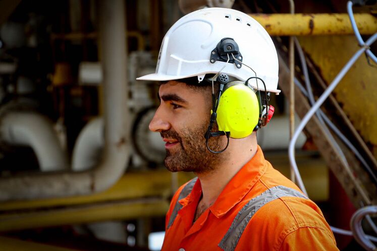 سکوی نفتی نصر؛ ایستادگی در دل آتش و رطوبت خلیج‌فارس 