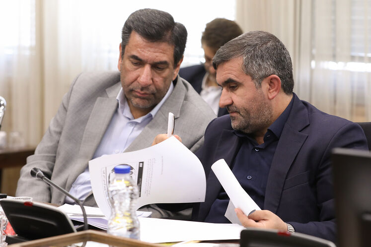 نشست شورای عالی راهبری کربن زدایی و سوخت پاک در صنعت دریانوردی کشور