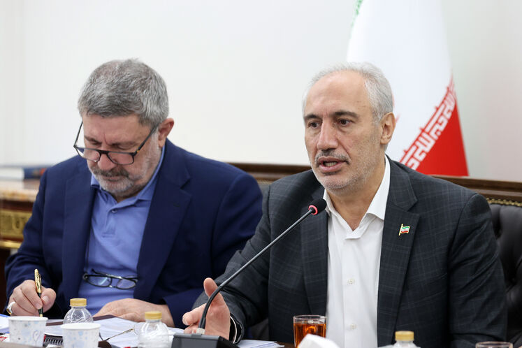 سیدحمید پورمحمدی، رئیس سازمان برنامه و بودجه و الیاس حضرتی، رئیس شورای اطلاع‌رسانی دولت 