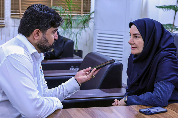 بررسی مطالبات کارکنان عملیاتی پارس جنوبی با حضور صدیقه خزائی، معاون وزیر نفت