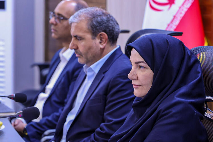 بررسی مطالبات کارکنان عملیاتی پارس جنوبی با حضور صدیقه خزائی، معاون وزیر نفت