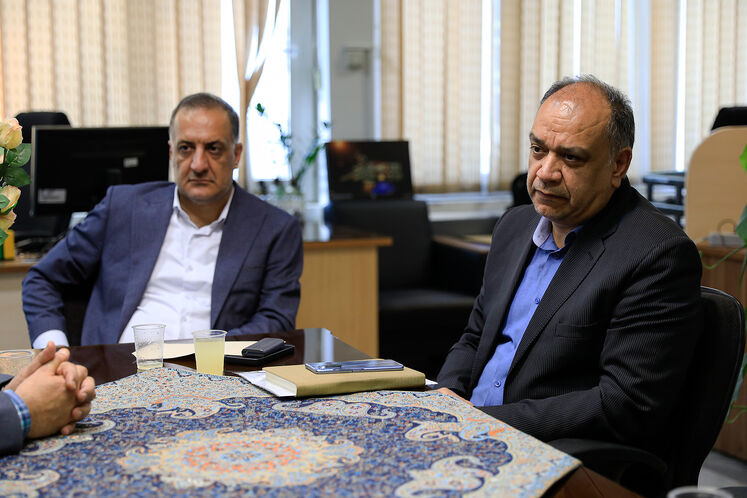 مهدی علیزاده، معاون ارزیابی عملکرد و ارتقای سلامت اداری و حمید دیانتی، معاون رسیدگی به شکایات و صیانت از حقوق شهروندی