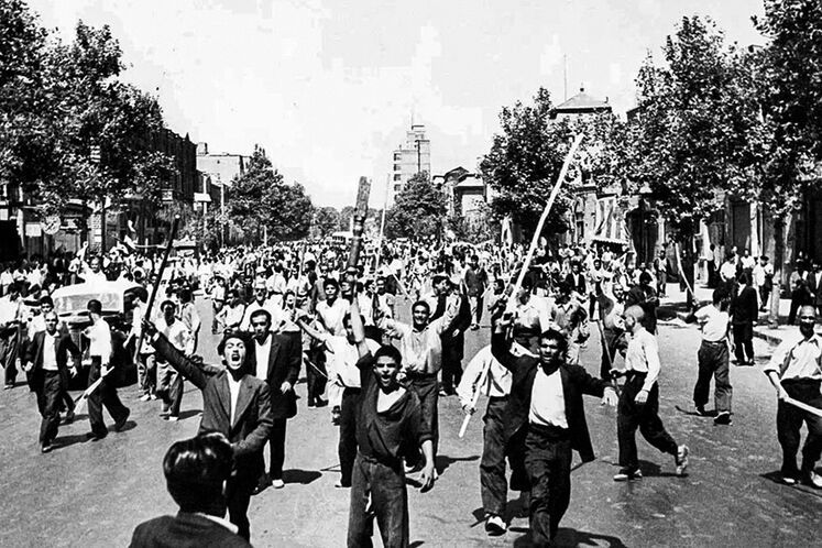 مانور اوباش در شهر تهران (۲۸ مرداد ۱۳۳۲)