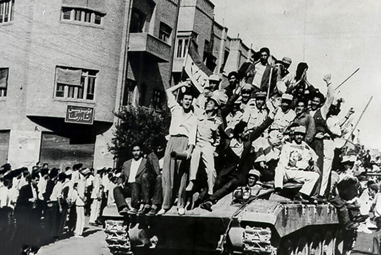 نمایی از حضور خیابانی عوامل کودتا در روز (۲۸ مرداد ۱۳۳۲)