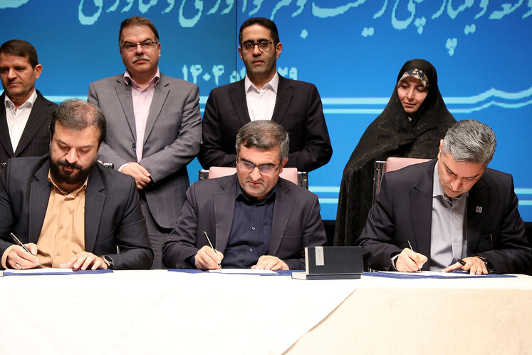 آیین امضای تفاهم‌نامه همکاری سه‌جانبه توسعه و یکپارچگی زیست‌بوم نوآوری و فناوری صنعت نفت و تفاهم‌نامه جامع ایجاد و راهبری کنسرسیوم توسعه زنجیره ارزش گازهای همراه