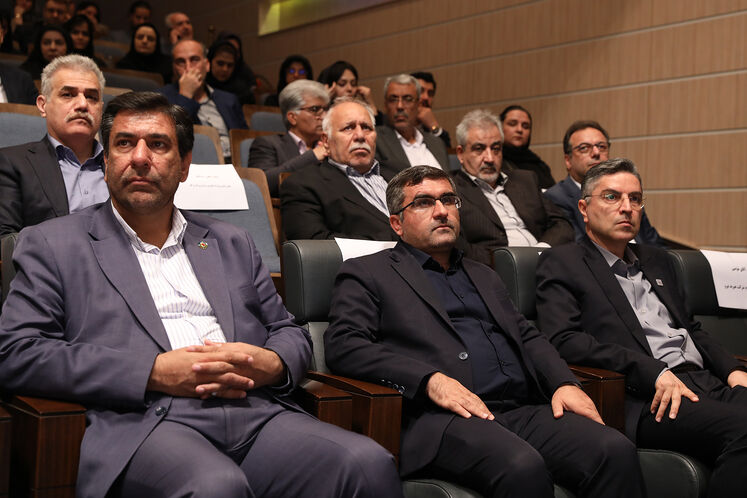آیین امضای تفاهم‌نامه همکاری سه‌جانبه توسعه و یکپارچگی زیست‌بوم نوآوری و فناوری صنعت نفت و تفاهم‌نامه جامع ایجاد و راهبری کنسرسیوم توسعه زنجیره ارزش گازهای همراه