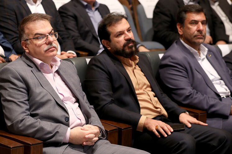 آیین امضای تفاهم‌نامه همکاری سه‌جانبه توسعه و یکپارچگی زیست‌بوم نوآوری و فناوری صنعت نفت و تفاهم‌نامه جامع ایجاد و راهبری کنسرسیوم توسعه زنجیره ارزش گازهای همراه