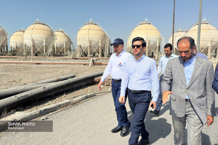 روز دوم سفر محمدصادق عظیمی‌فر، مدیرعامل شرکت ملی پالایش و پخش فرآورده‌های نفتی ایران به مناطق نفتی بندرعباس