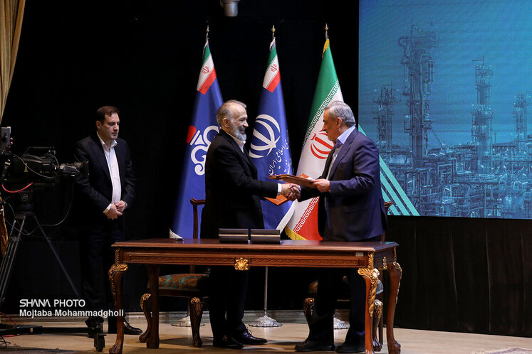 امضای قراردادهای فشارافزایی با پیمانکاران داخلی