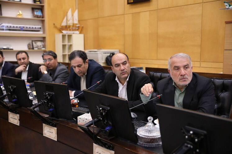 نشست کمیسیون عمران مجلس شورای اسلامی با حضور وزیر نفت