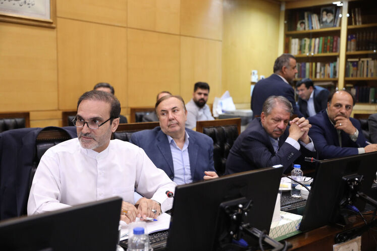 نشست کمیسیون عمران مجلس شورای اسلامی با حضور وزیر نفت