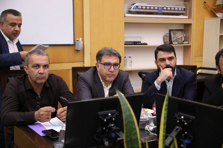 نشست کمیسیون عمران مجلس شورای اسلامی با حضور وزیر نفت
