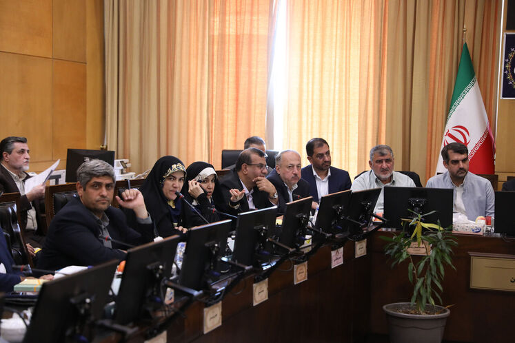 نشست کمیسیون عمران مجلس شورای اسلامی با حضور وزیر نفت