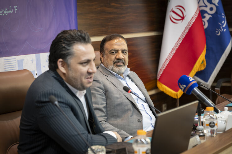 مجید بوجارزاده، مدیرکل روابط عمومی وزارت نفت و سامان قدوسی، رئیس روابط عمومی شرکت ملی نفت ایران