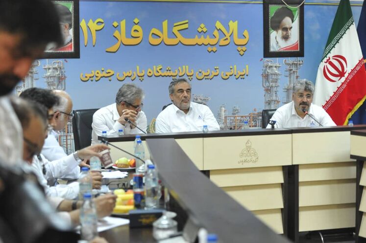 بازدید مدیرعامل شرکت ملی نفت ایران از فاز ۱۴ پارس جنوبی