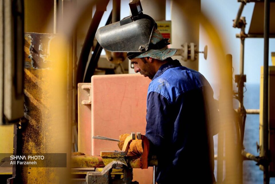 ساعت کاری کارکنان صنعت نفت تغییر کرد