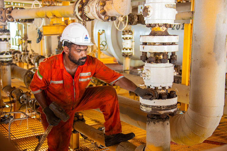 تعمیرات اساسی سکوی SPD11 پارس جنوبی