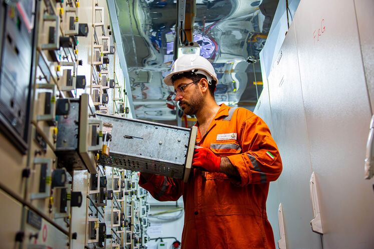 تعمیرات اساسی سکوی SPD11 پارس جنوبی