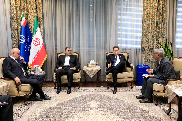 دیدار محسن پاک‌نژاد، وزیر نفت و سرگئی تیسیلیوف، وزیر انرژی فدراسیون روسیه