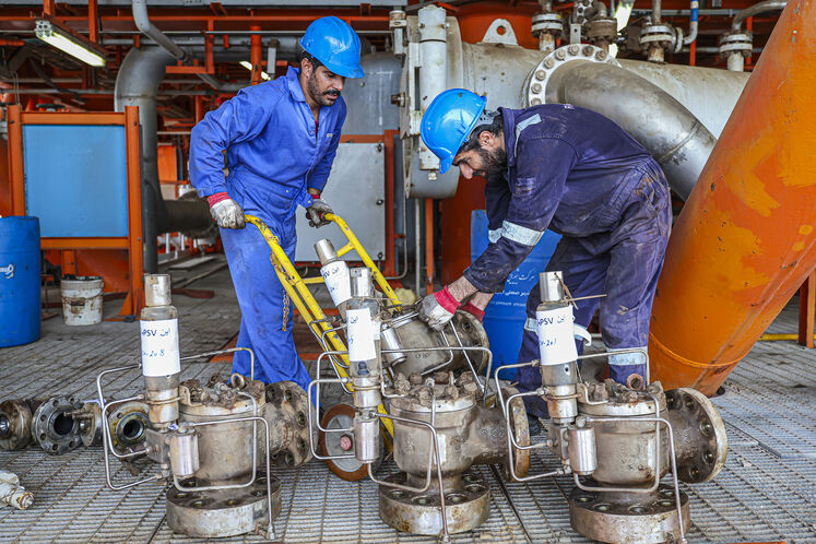 تعمیرات اساسی سکوی SPD13B پارس جنوبی