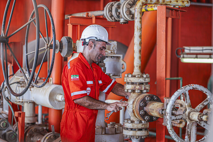 تعمیرات اساسی سکوی SPD13B پارس جنوبی
