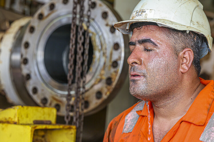 کارگران صنعت نفت در میدان گازی پارس جنوبی