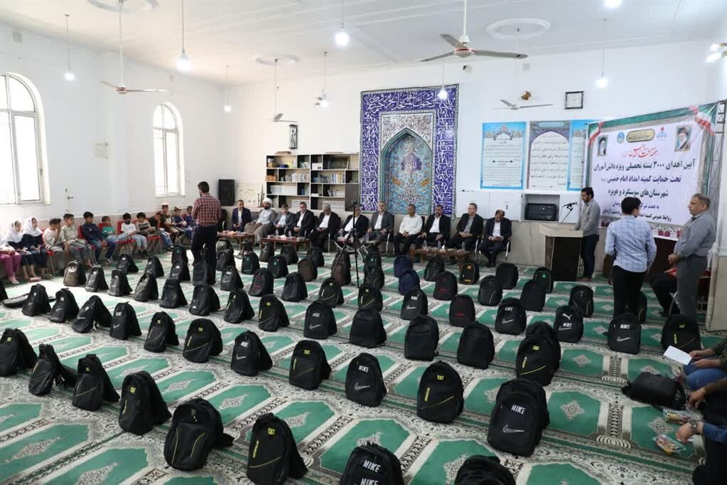 اهدای ۳ هزار بسته نوشتافزار در دشت آزادگان و هویزه