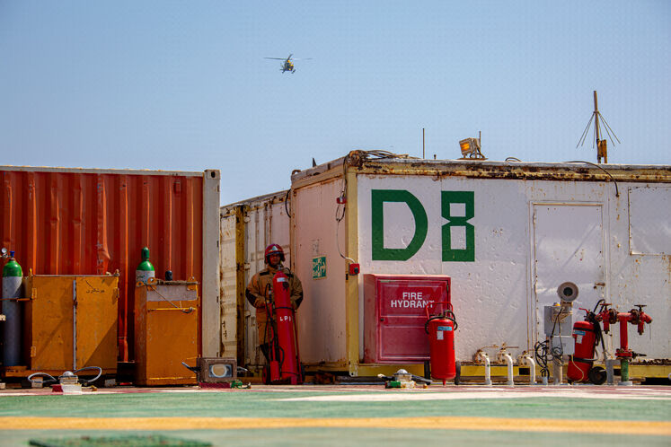 تعمیرات اساسی سکوی SPD8 پارس جنوبی