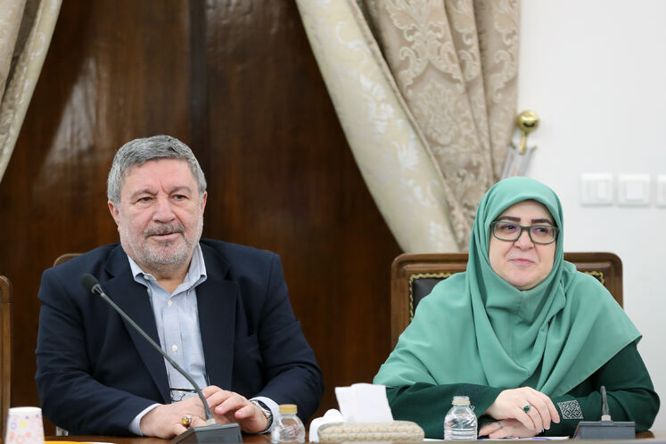 فاطمه مهاجرانی، سخنگوی دولت و الیاس حضرتی، رئیس شورای اطلاع‌رسانی دولت 