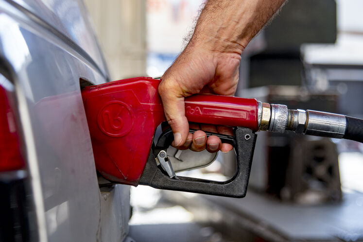 تصمیم دولت برای بنزین؛ عبور از ۲ دهه بن‌بست سیاست‌گذاری