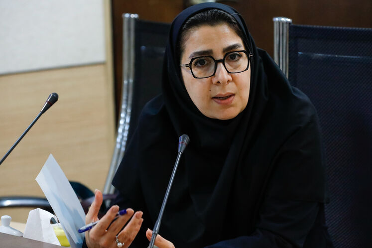 فاطمه کاهی، رئیس روابط عمومی شرکت ملی پالایش و پخش فرآورده‌های نفتی ایران