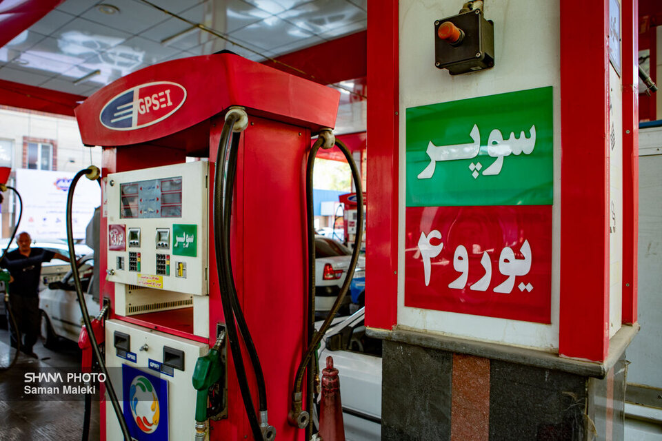 ثبت اطلاعیه نخستین محموله بنزین سوپر وارداتی در تابلوی بورس انرژی