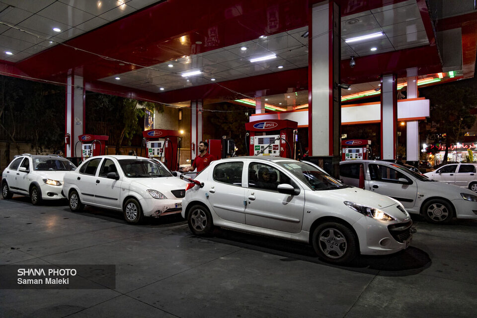 سهمیه ۶۰ لیتری بنزین اسفند، امشب شارژ می‌شود
