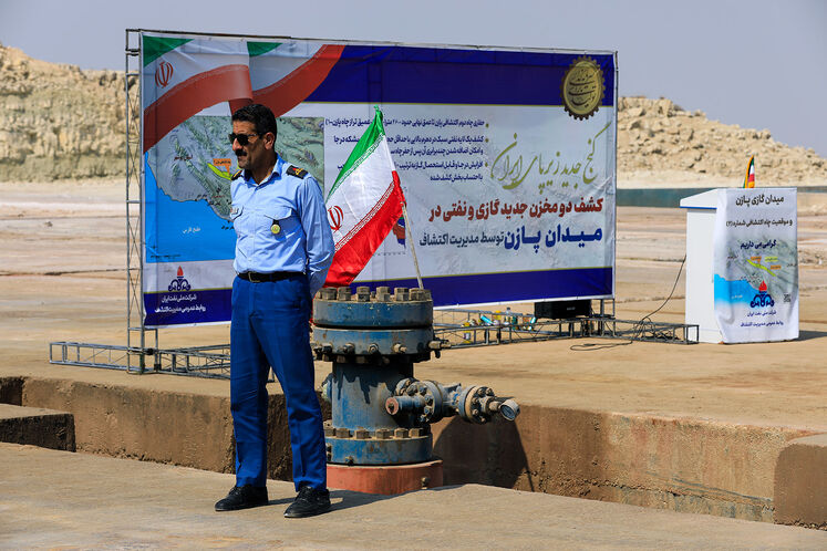 بازدید جمعی از اصحاب رسانه از دومین چاه اکتشافی میدان پازن