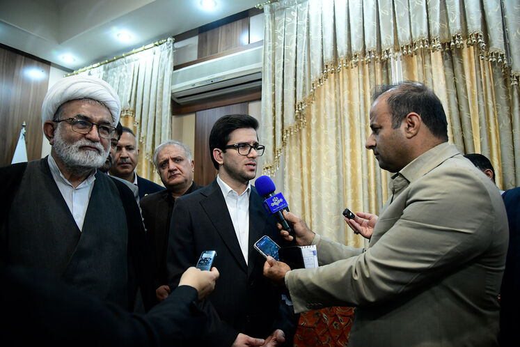 آیین امضای قرارداد خط لوله انتقال فرآورده‌های نفتی پارس (مهرآران، فسا، شیراز) و تأسیسات جانبی