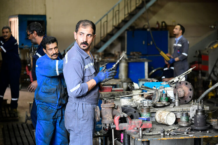 بازدید محمدصادق عظیمی‌فر، مدیرعامل شرکت ملی پالایش و پخش فرآورده‌های نفتی ایران از پالایشگاه