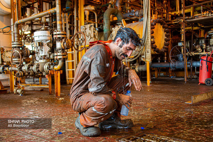 تعمیرات اساسی سکوهای گازی فاز یک پارس جنوبی