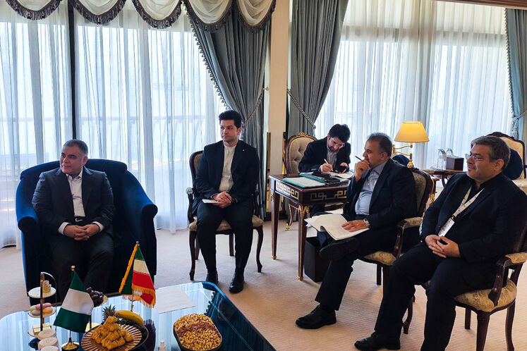 دیدار محسن پاک‌نژاد، وزیر نفت و  اکپریکپه اکپو، وزیر منابع گازی نیجریه