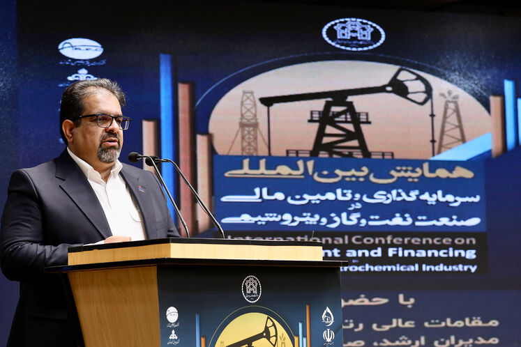 موانع قانونی سرمایه‌گذاری در صنعت گاز رفع شود