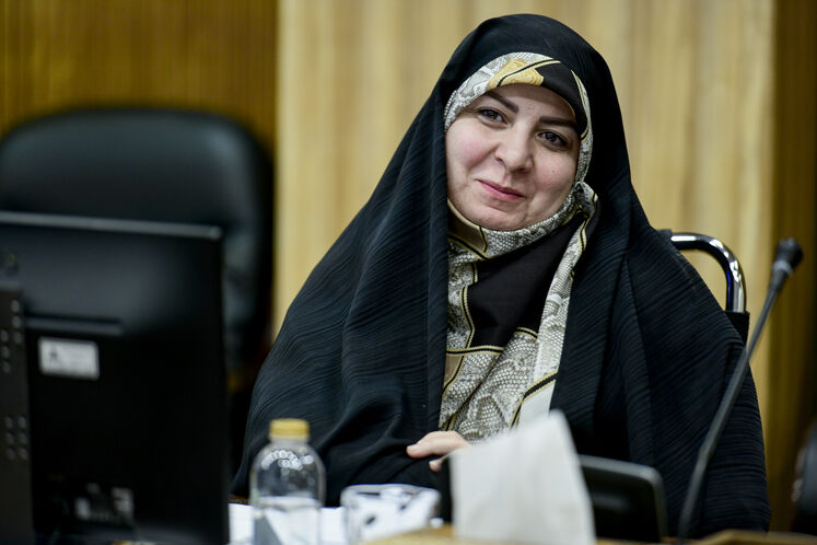 زهره یوسفیان‌ ملا، مشار وزیر نفت در امور بانوان 