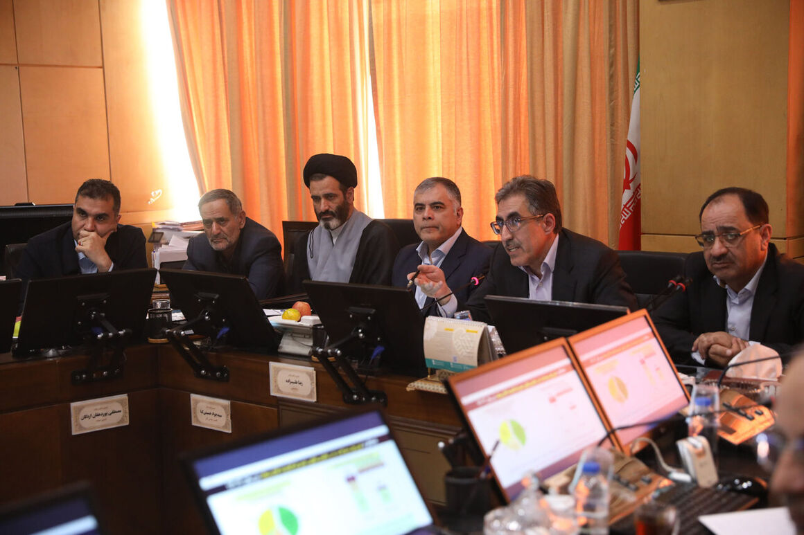 گزارش وزیر نفت از وضع تأمین سوخت صنایع و نیروگاه‌ها