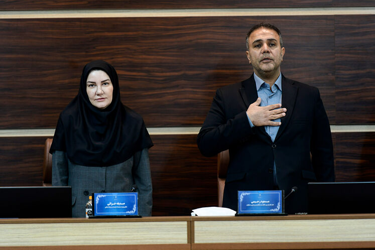 مسعود رحیمی، مدیر کل بازرسی، نظارت بر عملکرد و رسیدگی به شکایات وزارت نفت و صدیقه خزائی، معاون توسعه مدیریت و سرمایه انسانی وزارت نفت