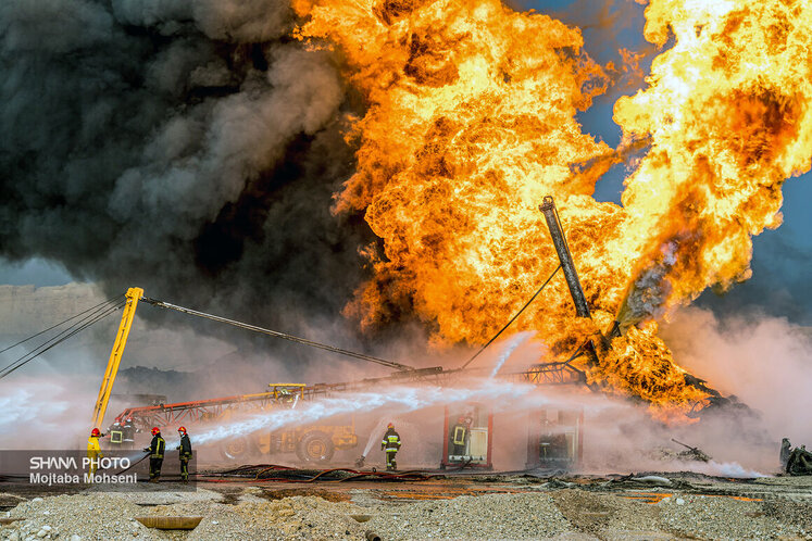 مهار فوران چاه ۱۴۷ رگ سفید