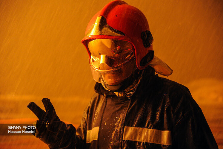 مهار فوران چاه ۱۴۷ رگ سفید