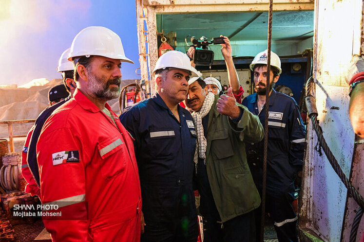 مهار فوران چاه ۱۴۷ رگ سفید