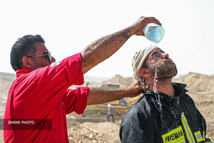 مهار فوران چاه ۱۴۷ رگ سفید